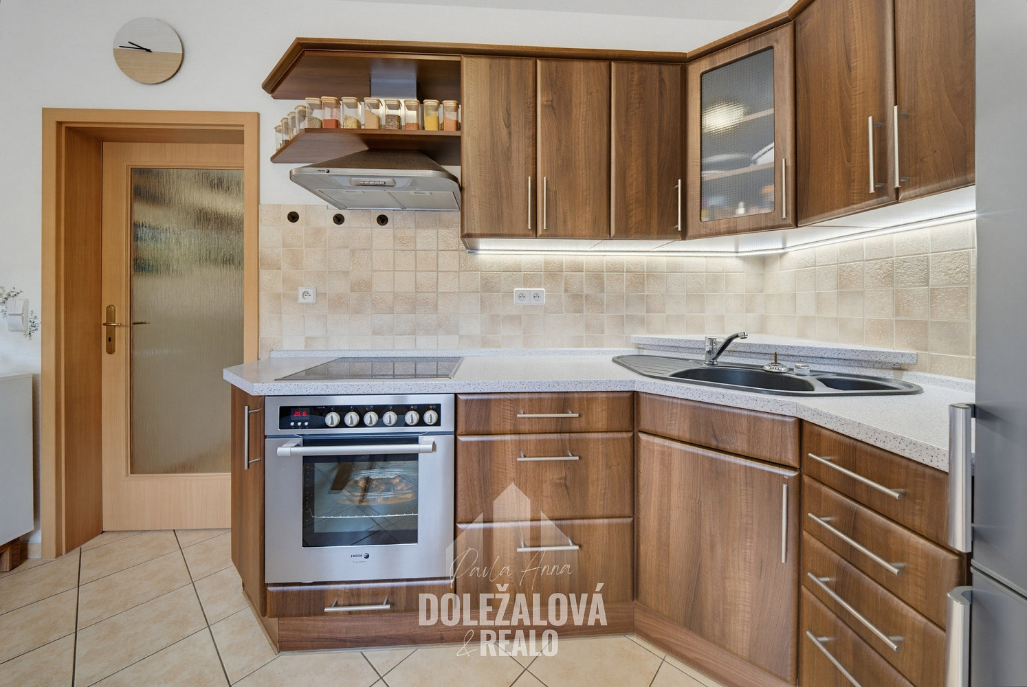 Prodej bytu 2+1 63 m² — photo 2