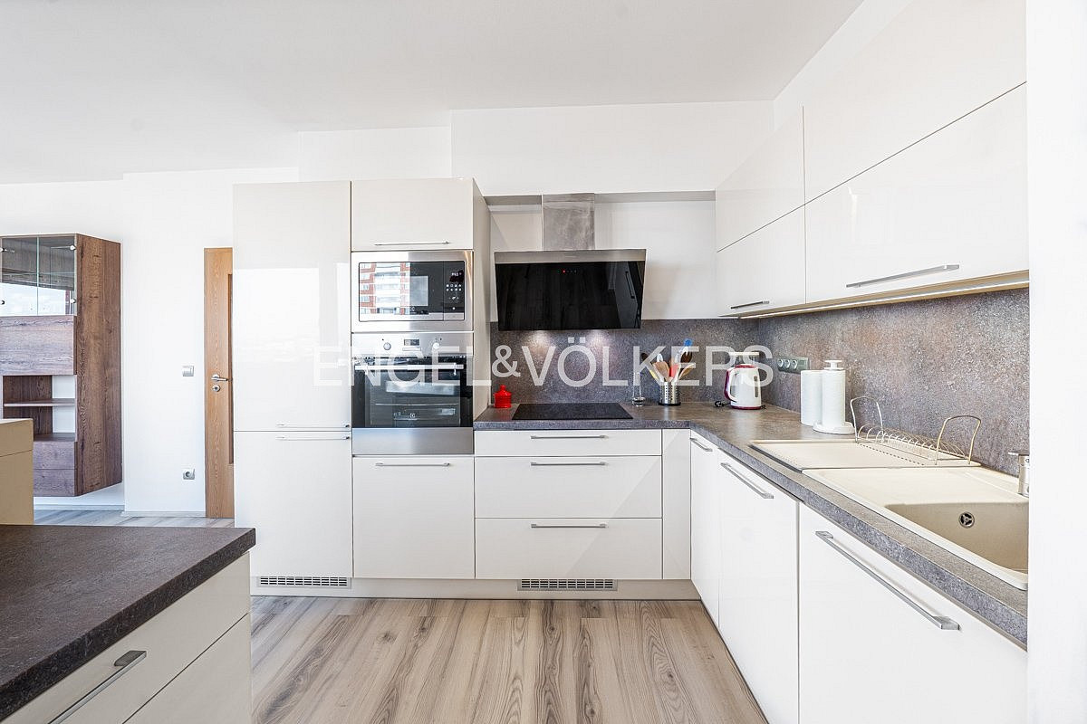 Pronájem bytu 2+kk 56 m² — photo 2