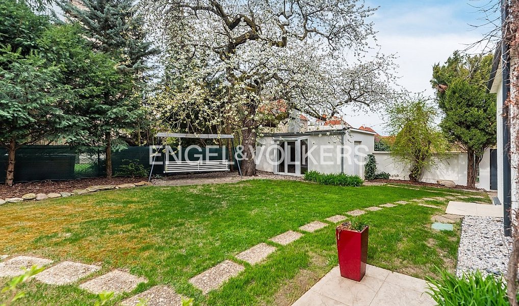 Pronájem domu 260 m² s pozemkem 629 m², Praha – náhled fotky 15