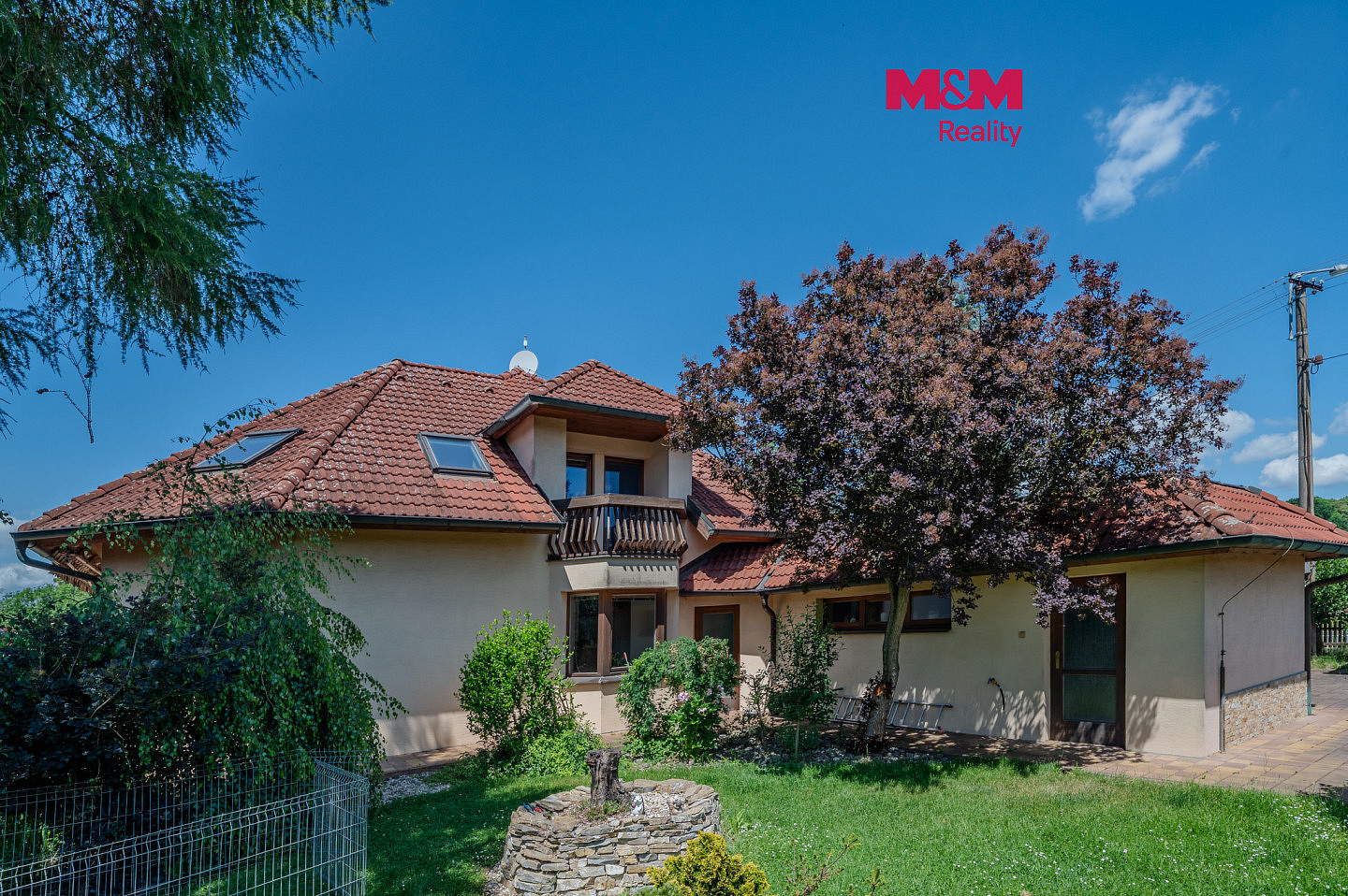 Prodej domu 248 m² s pozemkem 1 765 m²