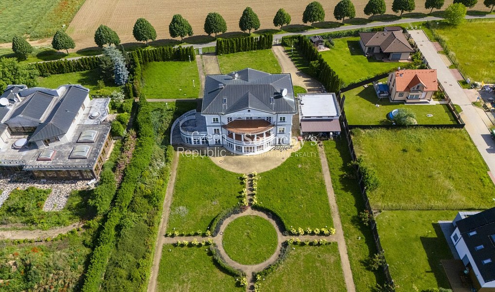 Prodej domu 975 m² s pozemkem 3 574 m², Dolní Břežany – náhled fotky 23