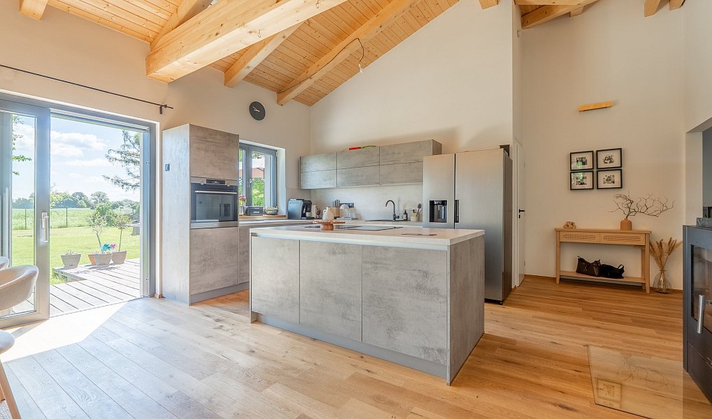 Prodej domu 165 m² s pozemkem 1 560 m², Ostrá – náhled fotky 2