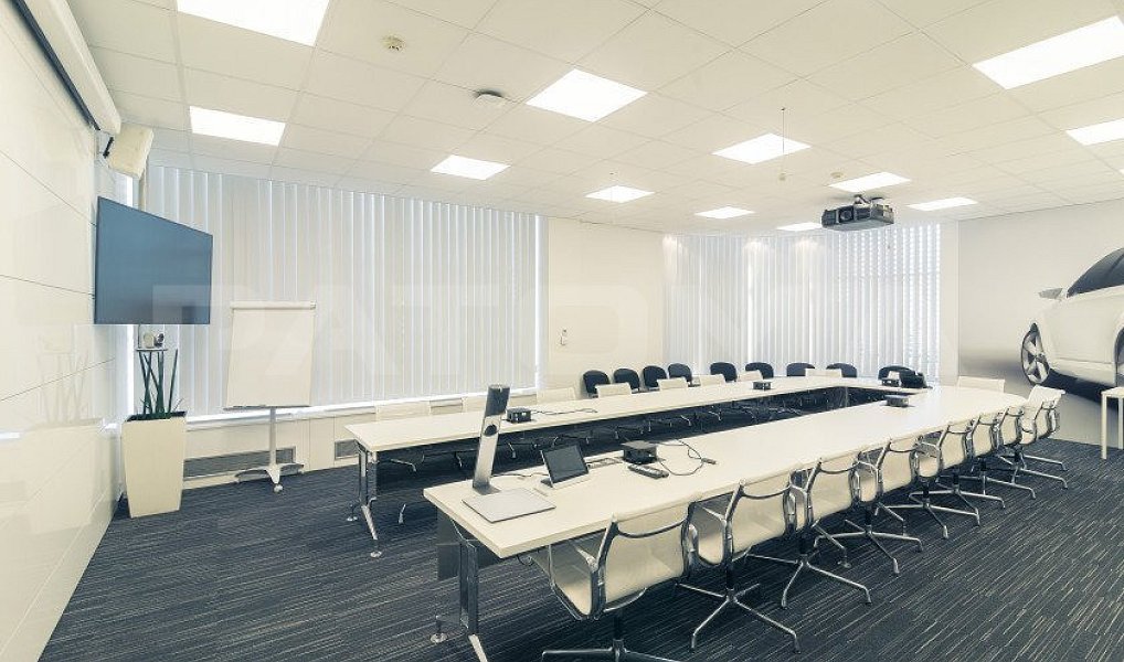 Pronájem kanceláře 235 m², Praha – náhled fotky 4