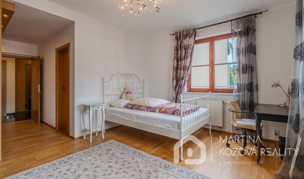 Prodej bytu 4+1 139 m², Praha – náhled fotky 26