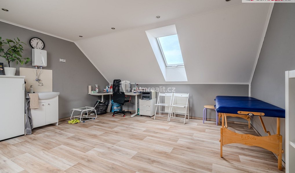 Prodej domu 300 m² s pozemkem 300 m², Roudnice nad Labem – náhled fotky 24