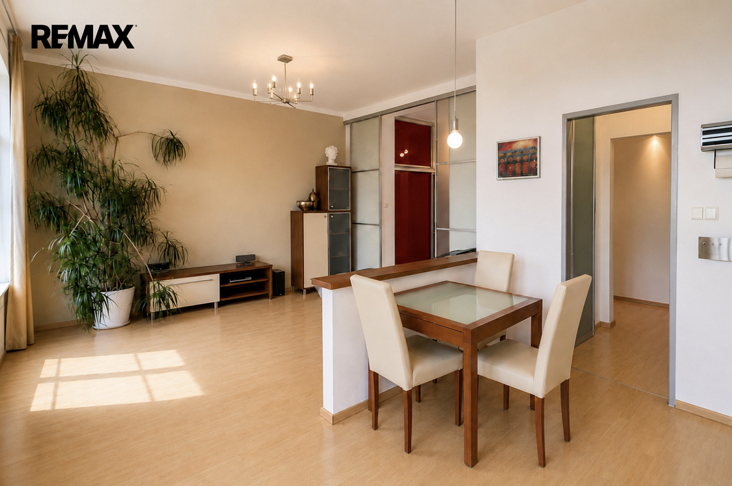 Pronájem bytu 2+kk 78 m² – fotografie 4