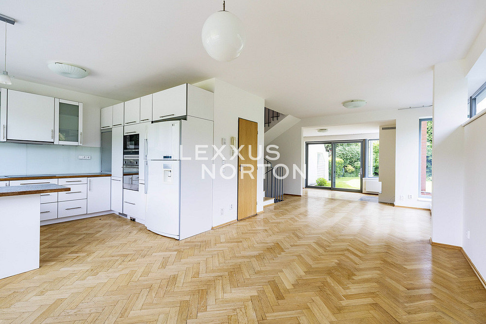 Pronájem domu 230 m² s pozemkem 485 m² — photo 5