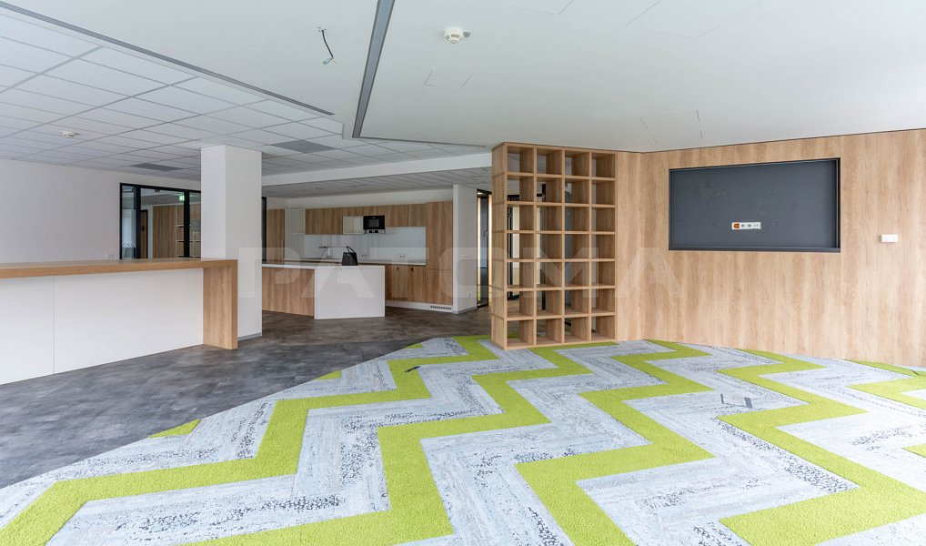Pronájem kanceláře 379 m², Praha – náhled fotky 4