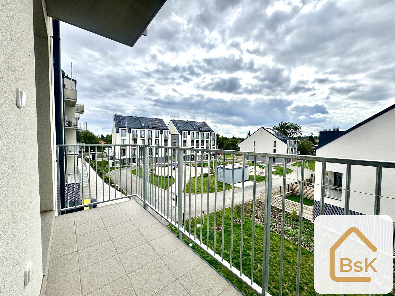 Pronájem bytu 1+kk 39 m² – fotografie 2
