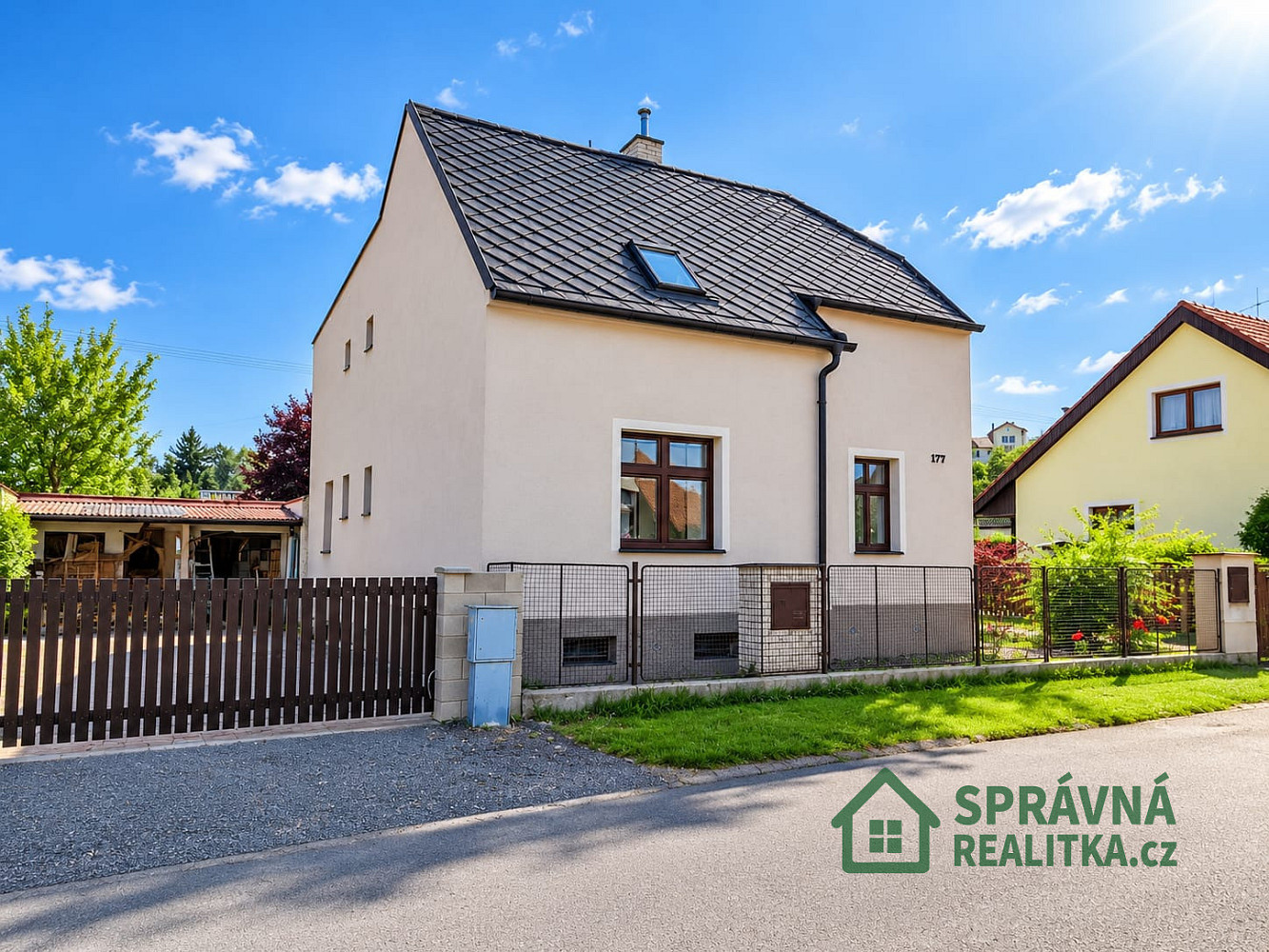 Prodej domu 133 m² s pozemkem 561 m² – fotografie 2