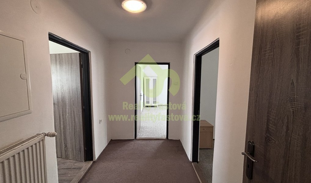 Prodej domu 228 m² s pozemkem 1 076 m², Rokycany – náhled fotky 37