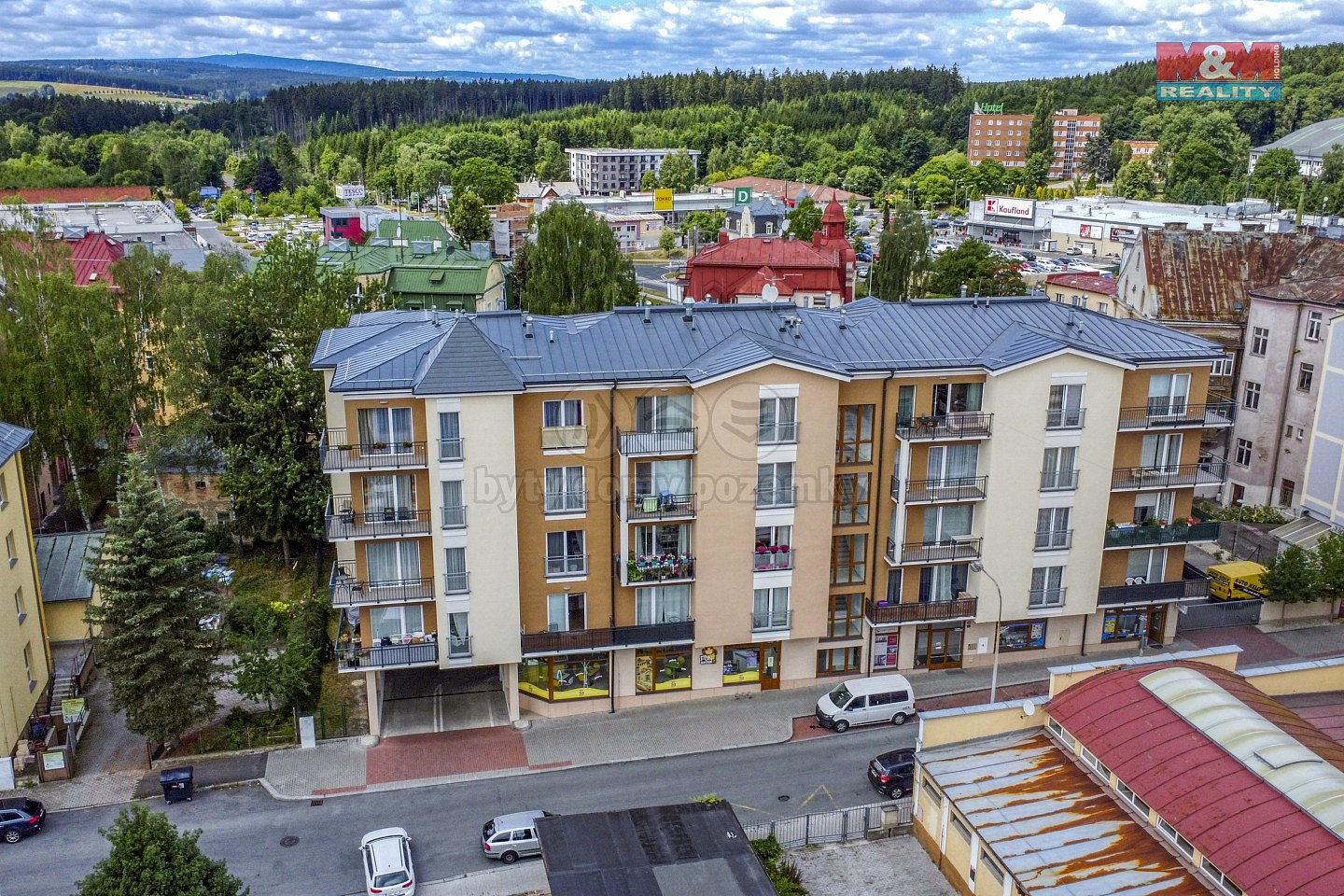 Prodej obchodních prostor 186 m²
