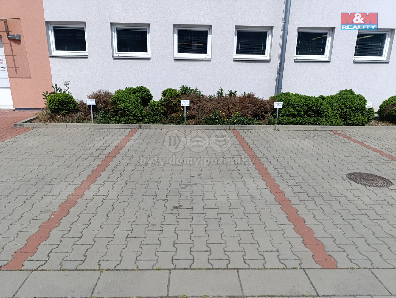 Pronájem parkovacího místa, 11 m2, opava, ul. těšínská — photo 2