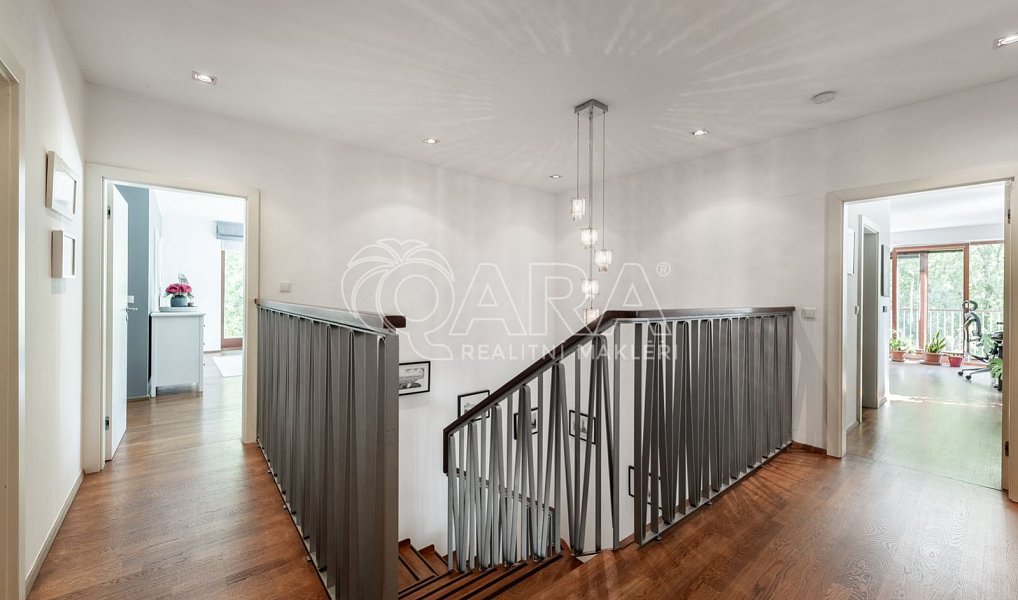 Prodej domu 285 m² s pozemkem 848 m², Statenice – náhled fotky 13