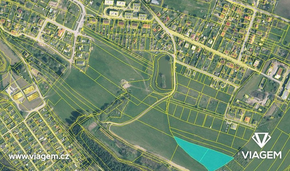 Prodej stavebního pozemku 1 305 m², Nové Hrady – náhled fotky 3