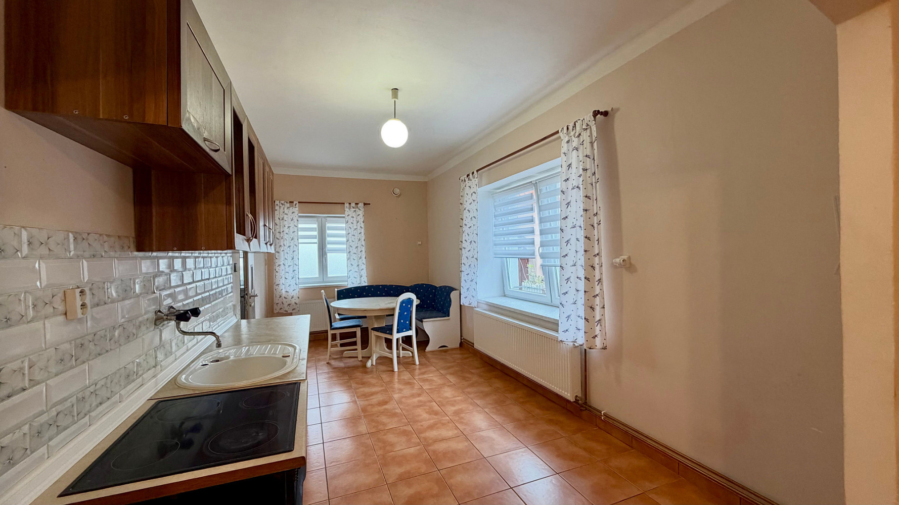 Pronájem bytu 2+1 60 m² – fotografie 4