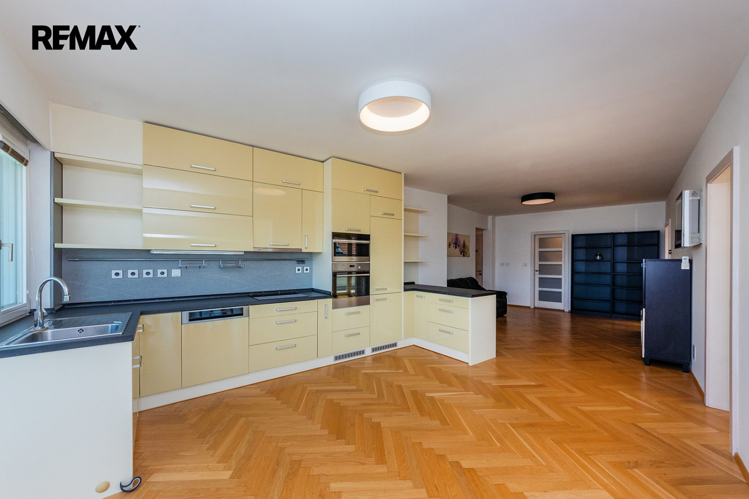 Pronájem bytu 3+kk 88 m² — photo 4