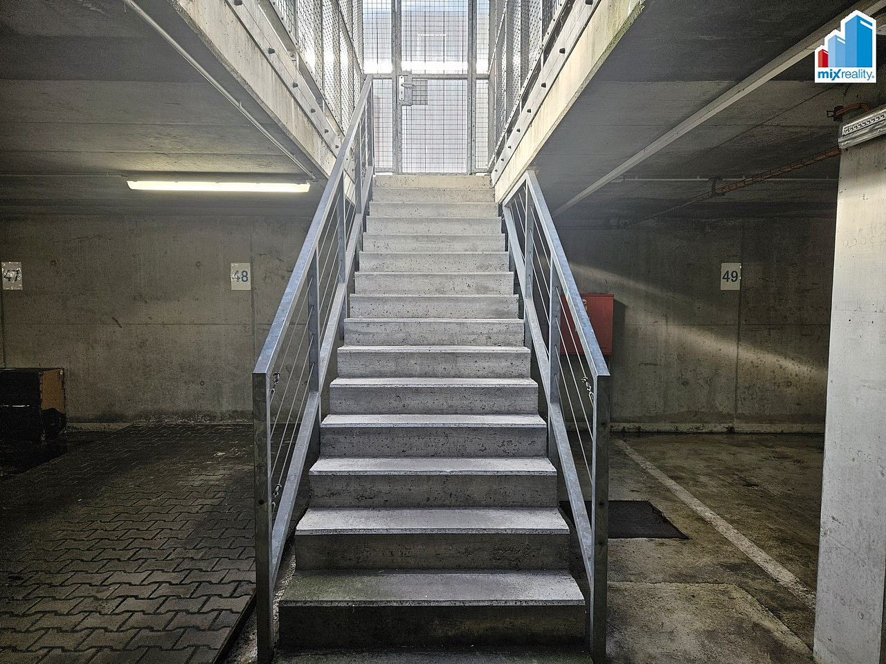 Pronájem garážového stání v plzni jižní předměstí — photo 5