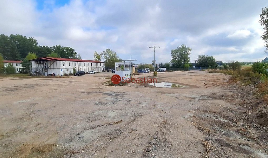 Pronájem komerčního pozemku 10 995 m², Hradec Králové – náhled fotky 2