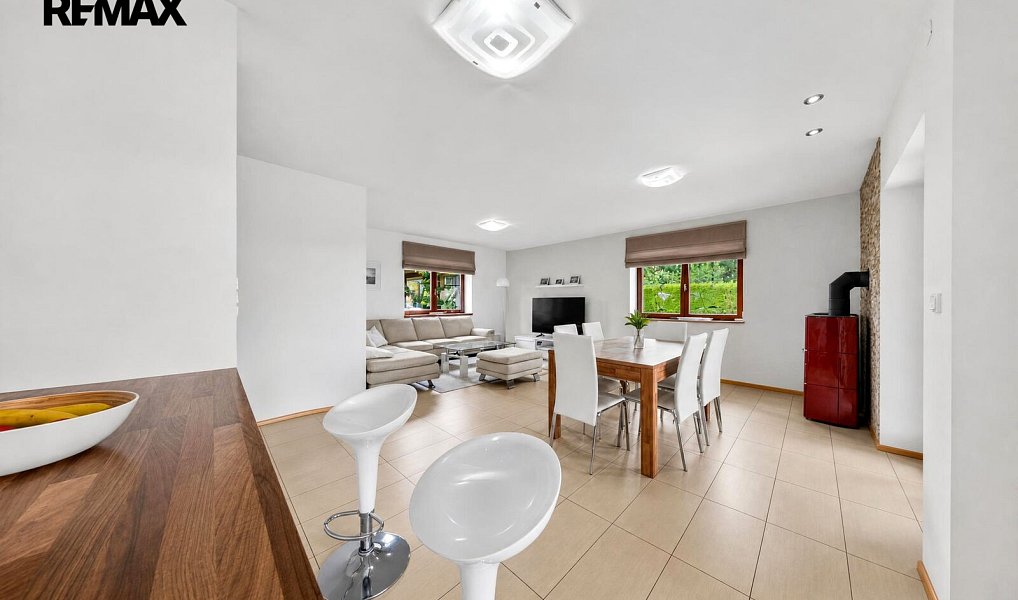 Prodej domu 252 m² s pozemkem 1 767 m², Holasovice – náhled fotky 5