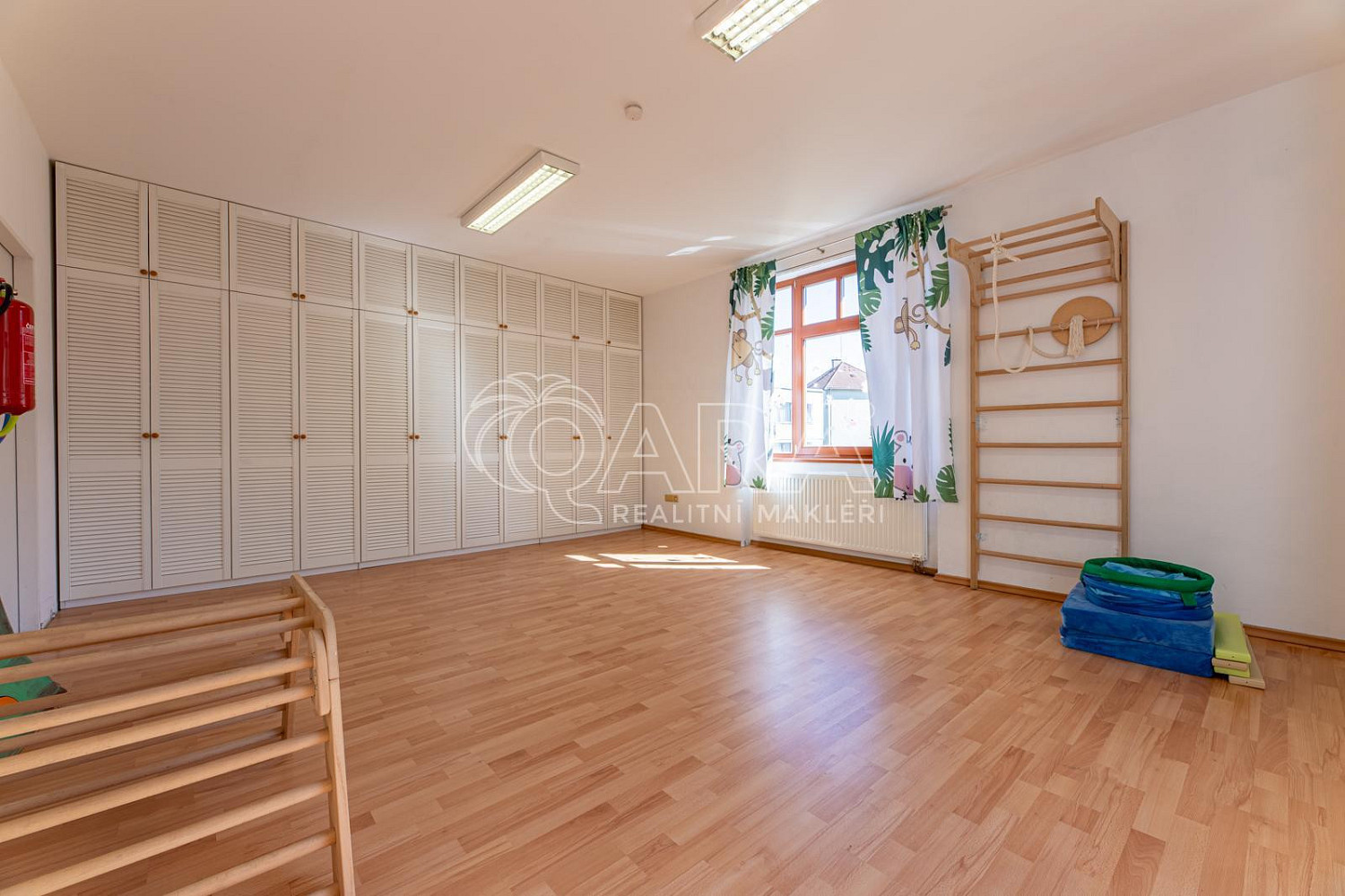 Pronájem komerčního objektu (jiného typu) 75 m² – fotografie 4