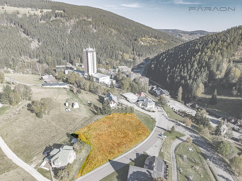 Prodej komerčního pozemku 2 734 m² – fotografie 2