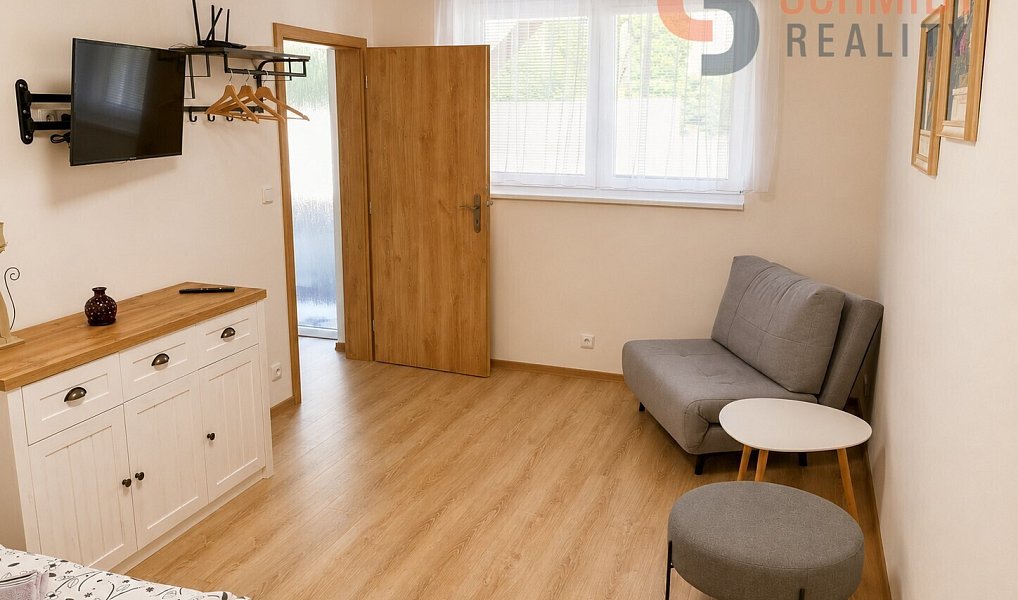 Prodej ubytovacího objektu 323 m², Bavory – náhled fotky 27