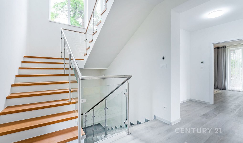 Prodej domu 309 m² s pozemkem 790 m², Tehov – náhled fotky 9