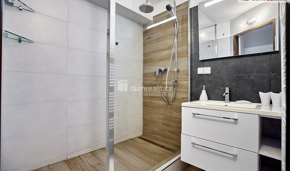 Prodej domu 280 m² s pozemkem 490 m², Nejdek – náhled fotky 5