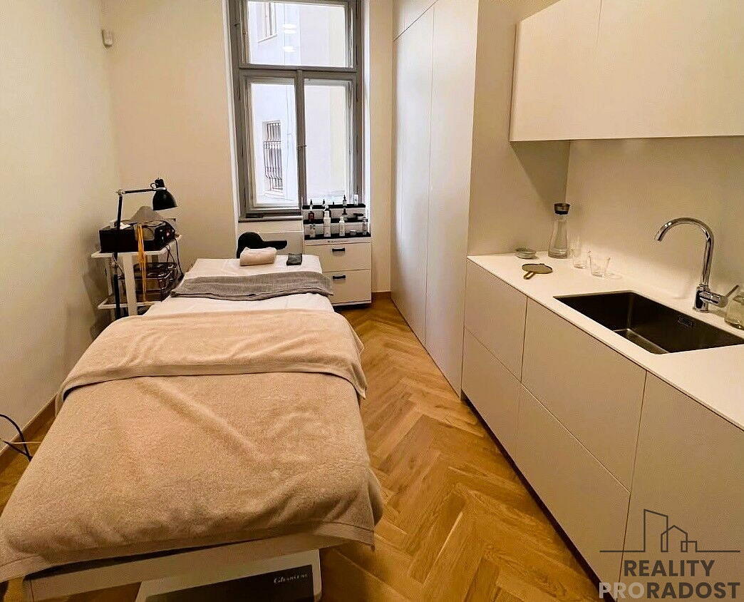 Pronájem obchodních prostor 68 m² – fotografie 4