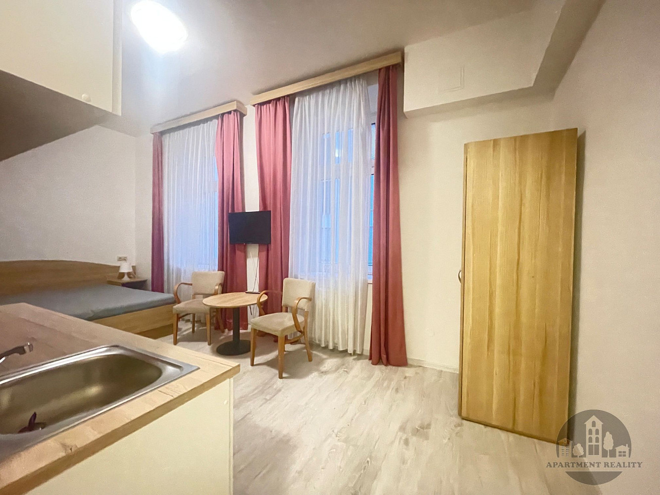 Pronájem bytu 1+kk 26 m² – fotografie 3