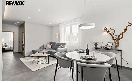 Pronájem bytu 3+kk 77 m²