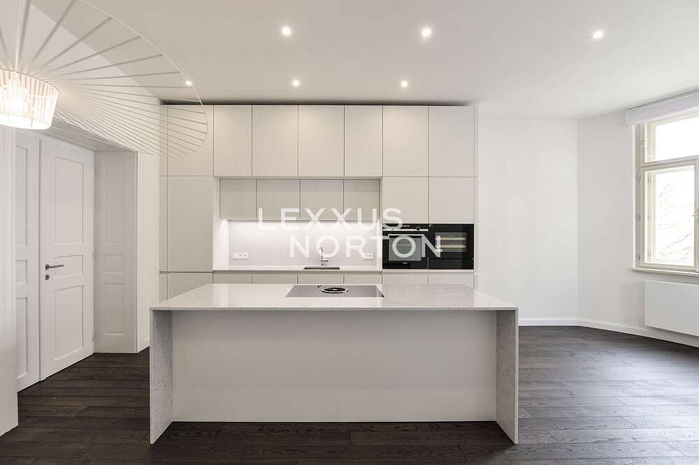 Pronájem bytu 4+kk 137 m² — photo 4