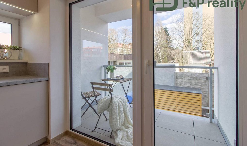 Pronájem bytu 1+kk 33 m², Říčany – náhled fotky 11