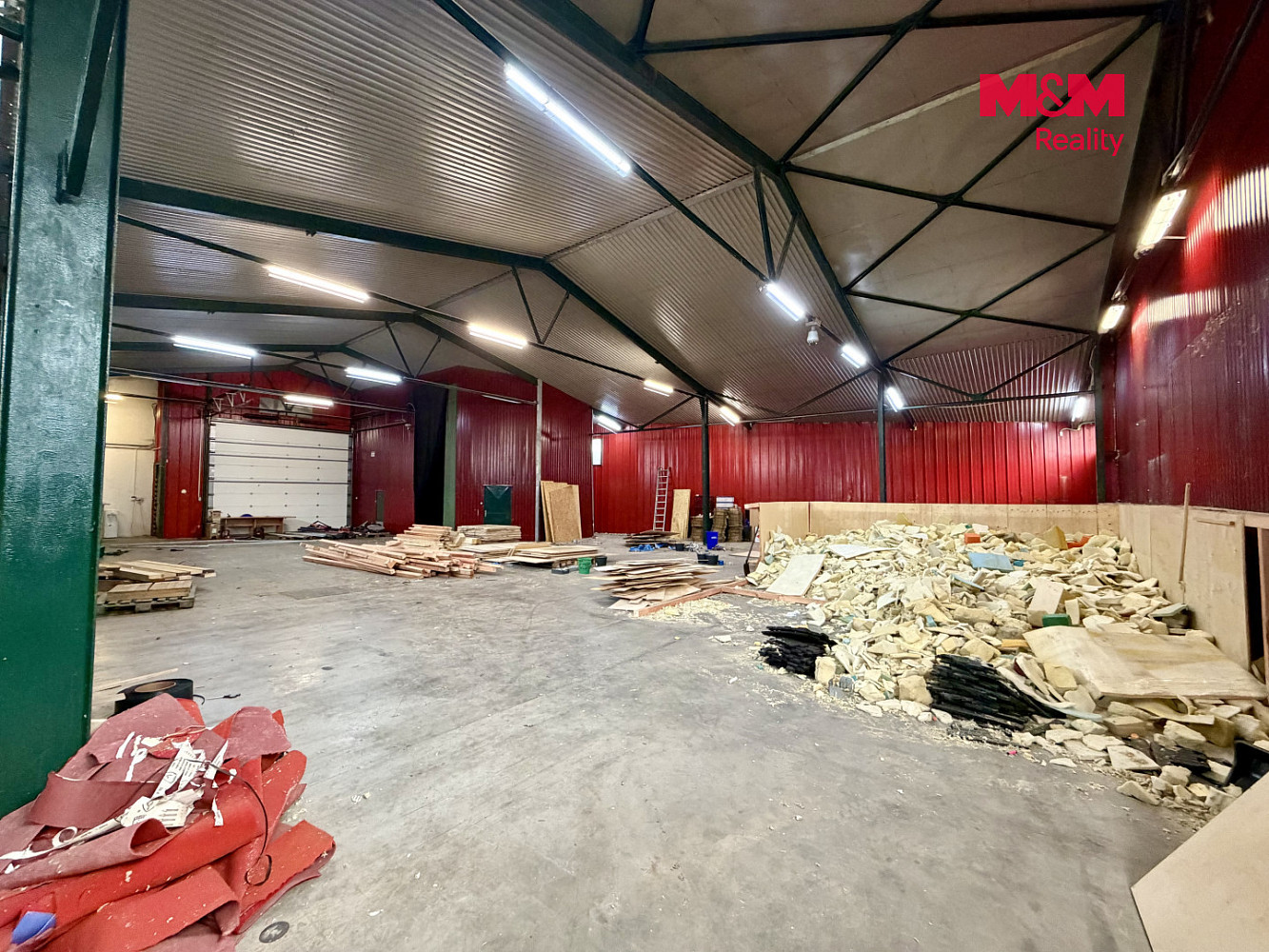 Pronájem skladovacích prostor 1 000 m² – fotografie 3