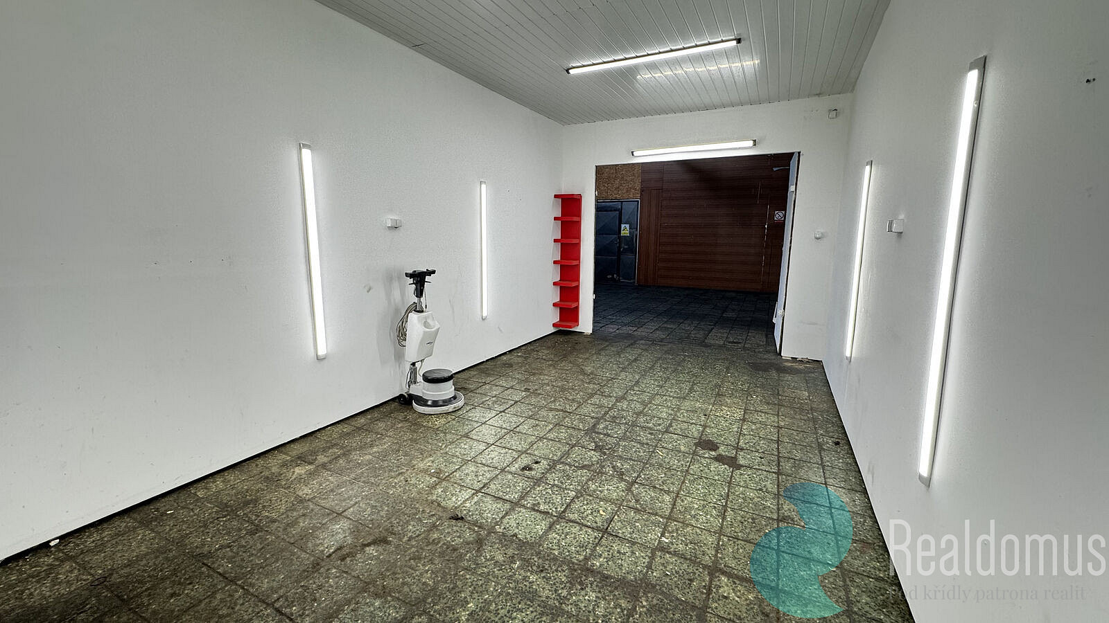Pronájem, garáž G3, 25 m2, Kaplice – fotografie 3