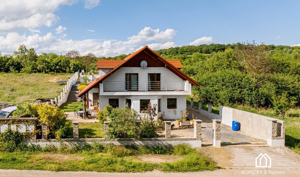 Prodej domu 252 m² s pozemkem 1 208 m², Nelahozeves – náhled fotky 32