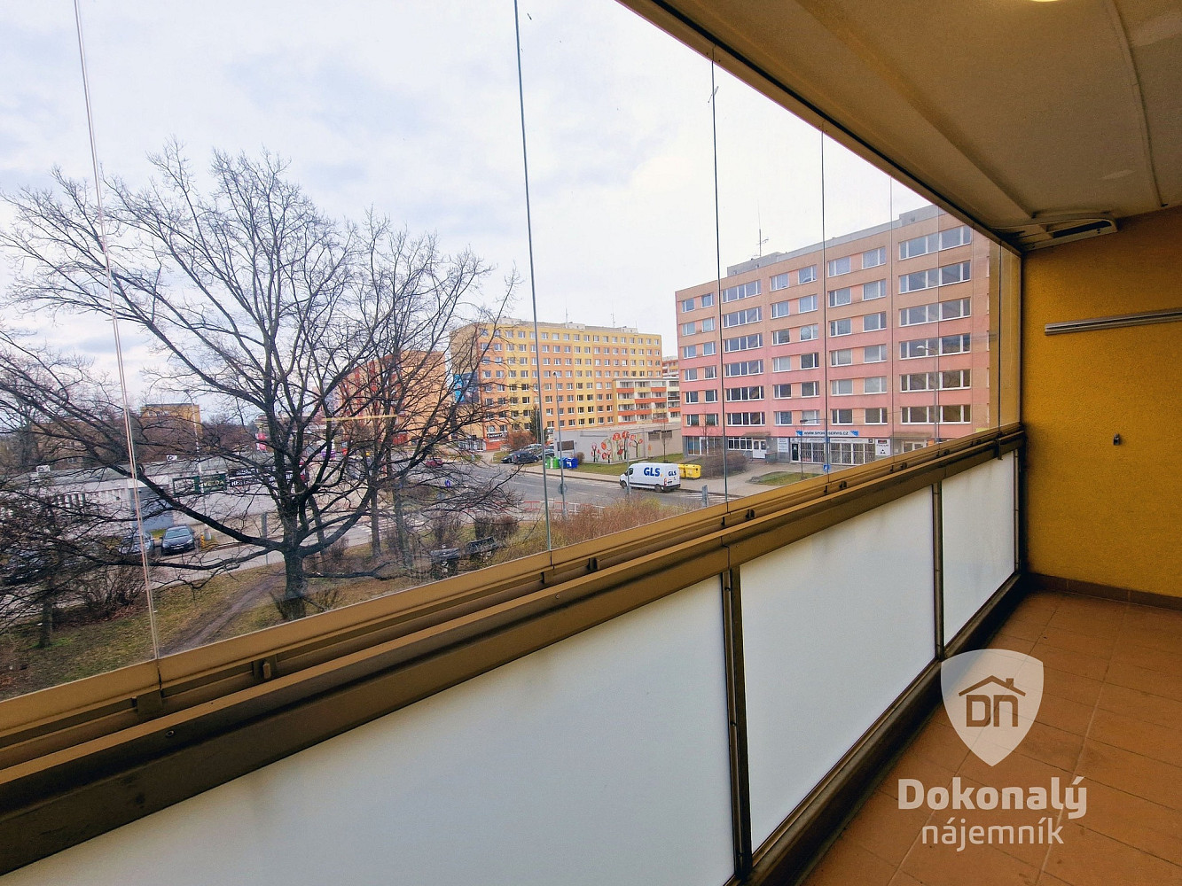 Pronájem bytu 1+kk 32 m² – fotografie 3