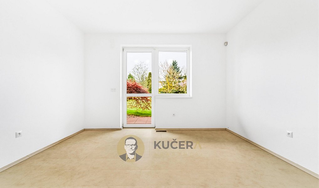 Prodej domu 488 m² s pozemkem 1 376 m², Jesenice – náhled fotky 41