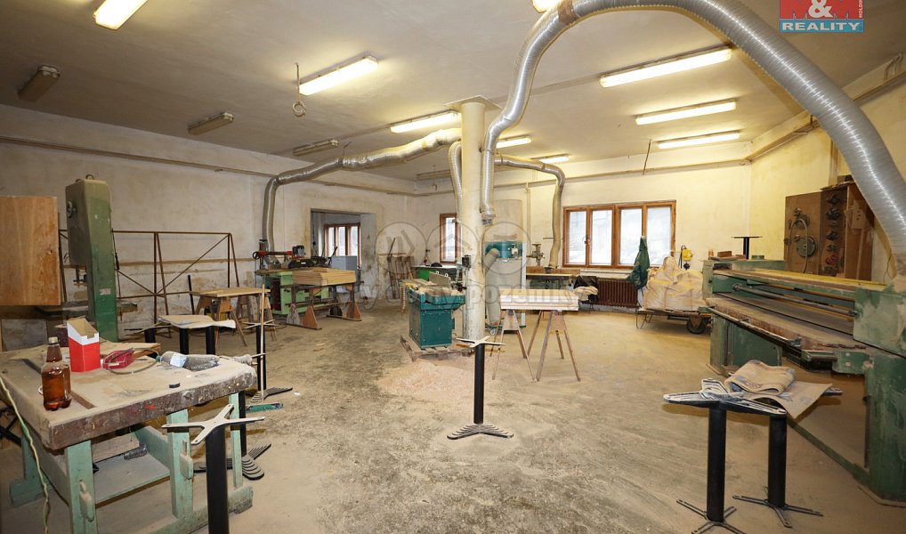 Prodej výrobních prostor 1 000 m², Plesná – náhled fotky 2