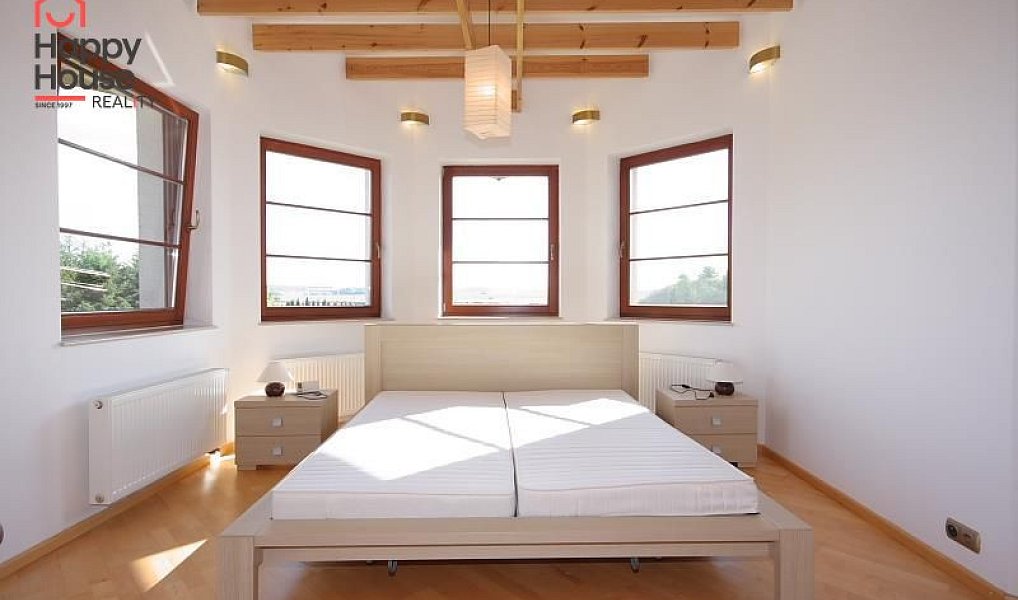 Pronájem domu 310 m² s pozemkem 910 m², Praha – náhled fotky 5