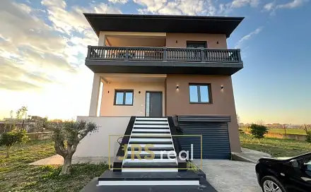 Prodej domu 300 m² s pozemkem 700 m², Durres, Albánie