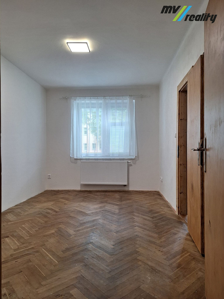 Pronájem bytu 3+1 72 m² – fotografie 2