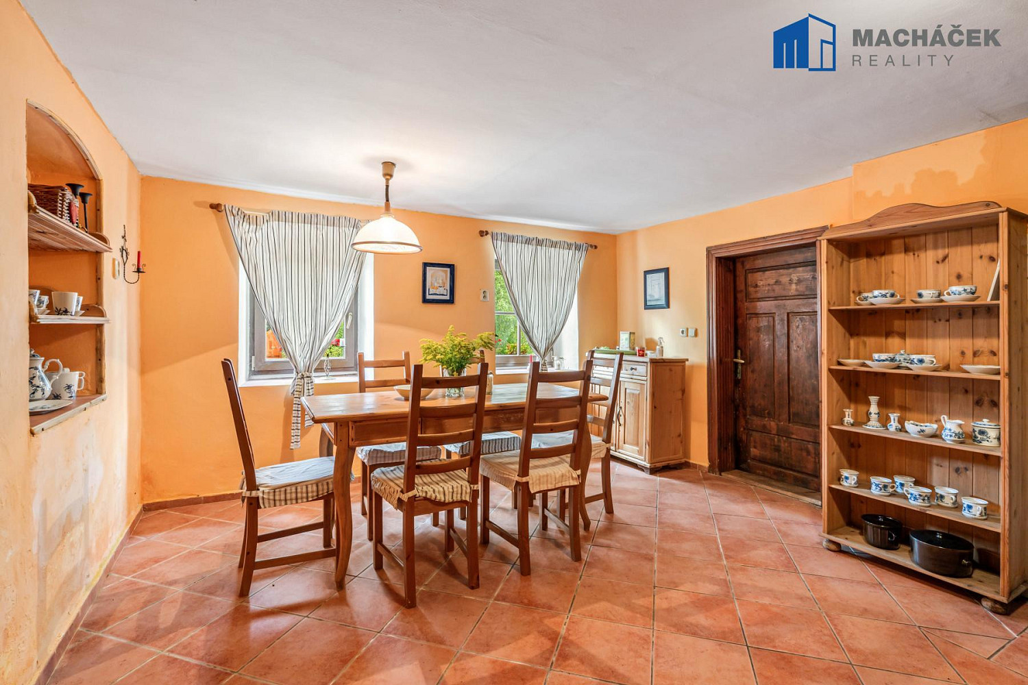 Prodej domu 182 m² s pozemkem 184 m² – fotografie 4