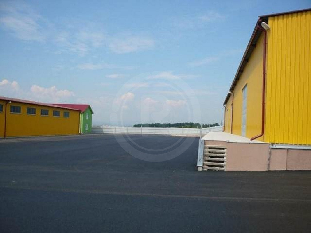 Pronájem skladovacích prostor 825 m² – fotografie 4