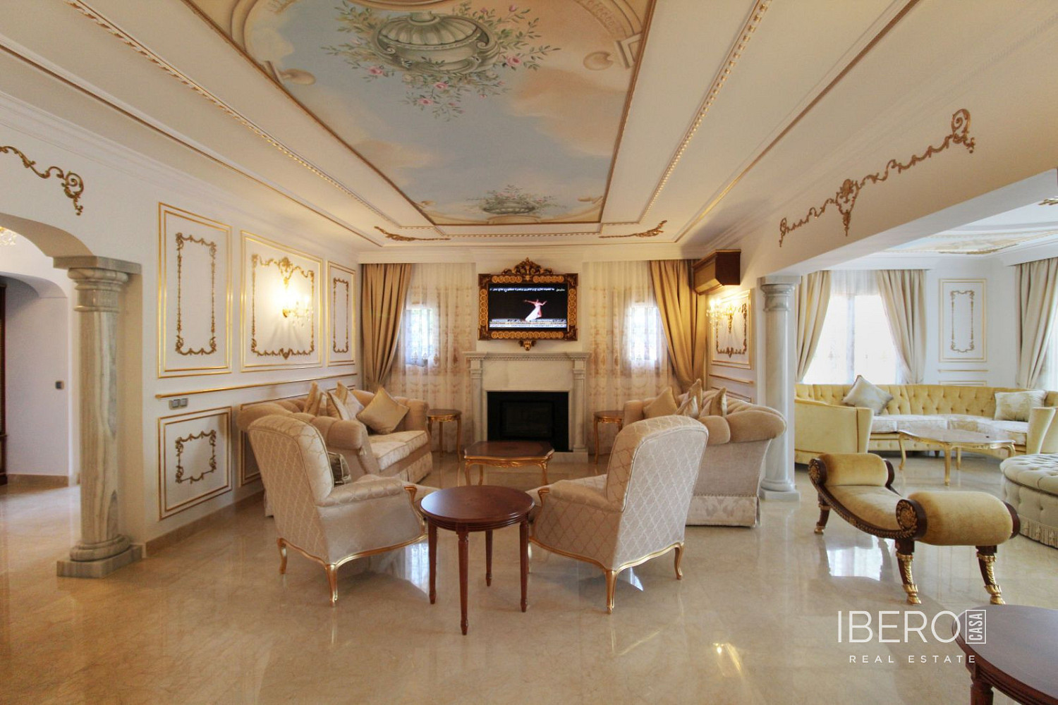 Prodej domu 900 m² s pozemkem 4 100 m² — photo 2