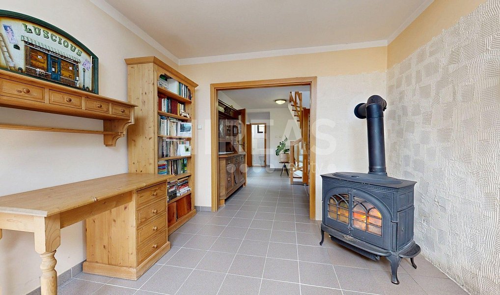 Prodej domu 444 m² s pozemkem 2 226 m², Stožec – náhled fotky 9