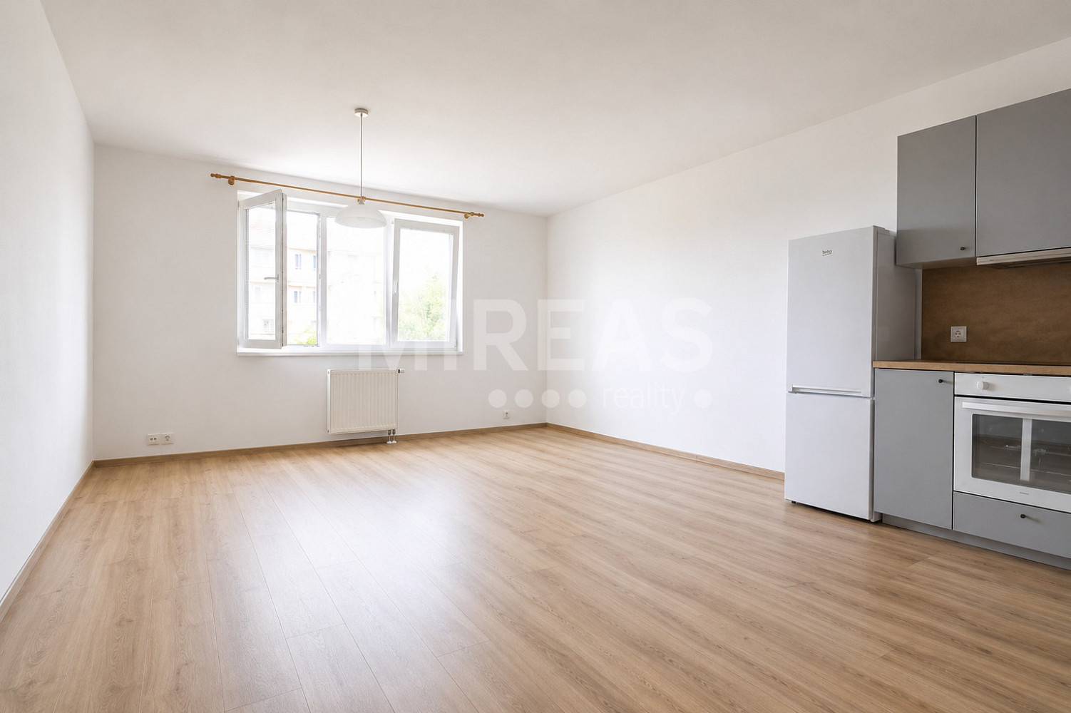 Pronájem bytu 2+kk 58 m² – fotografie 2