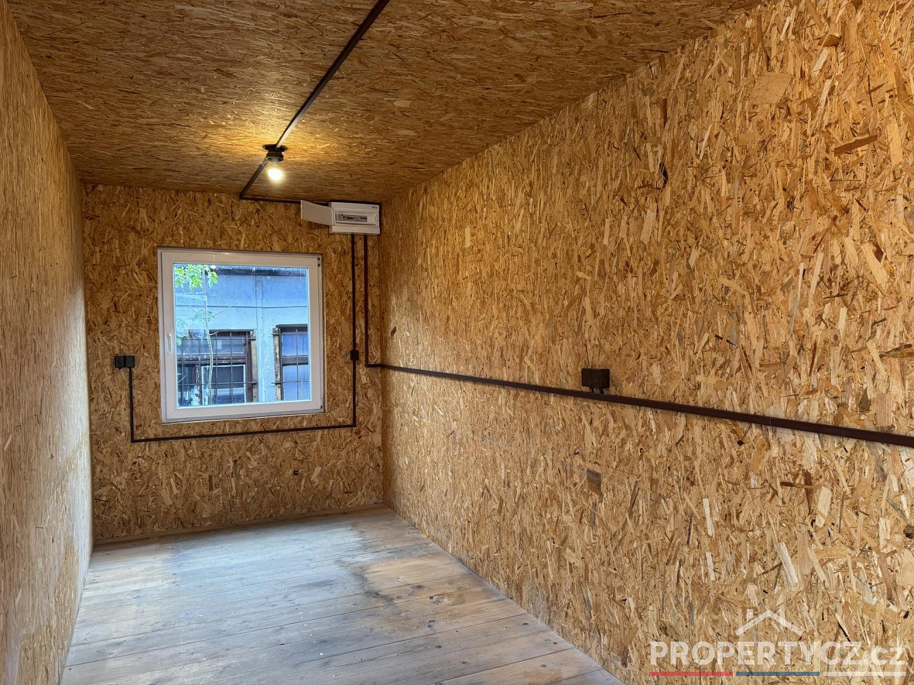 Pronájem skladovacích prostor 14 m² – fotografie 2