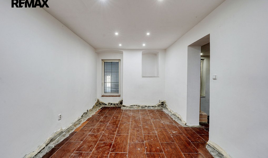 Prodej domu 952 m² s pozemkem 2 493 m², Všeruby – náhled fotky 8